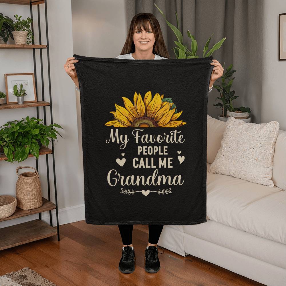 My Favorite People Call Me Grandma – Coral Fleece Blanket – image 2